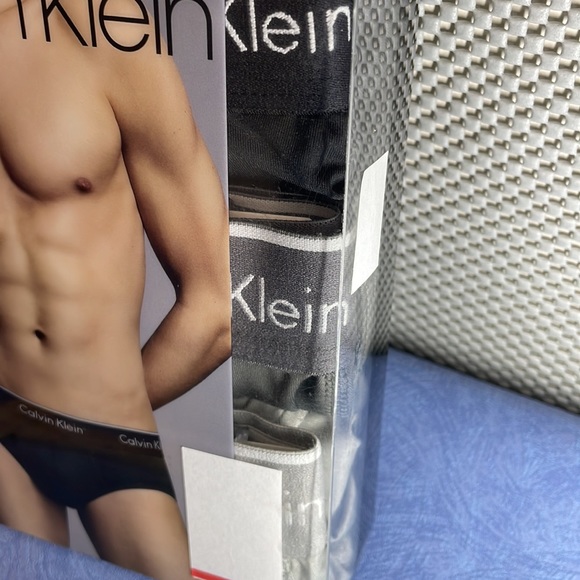 Calvin Klein Men’s Microfiber Hip Brief 3 Pack XL (40-42) NP2162O-033 A34M341420 - Picture 15 of 16